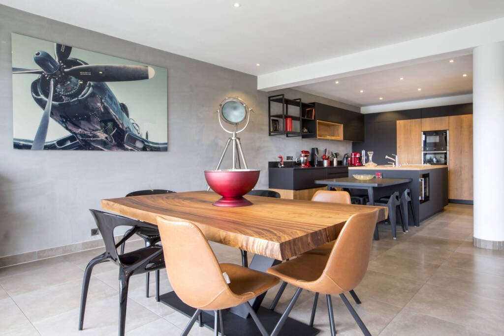 La salle à manger et la vue vers la cuisine, by Sabrina Alvarez Design, Architecte d'intérieur et Décoratrice en Ile-de-France