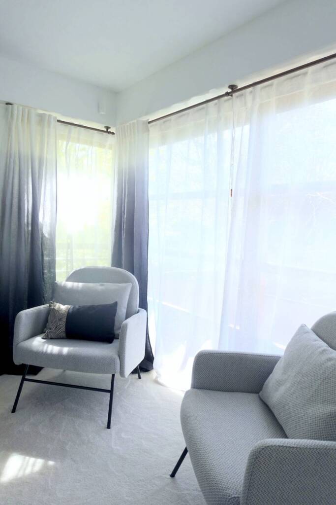 Dégradé de voilage et fauteuils confortables, by Sabrina Alvarez Design, Architecte d'intérieur et Décoratrice en Ile-de-France